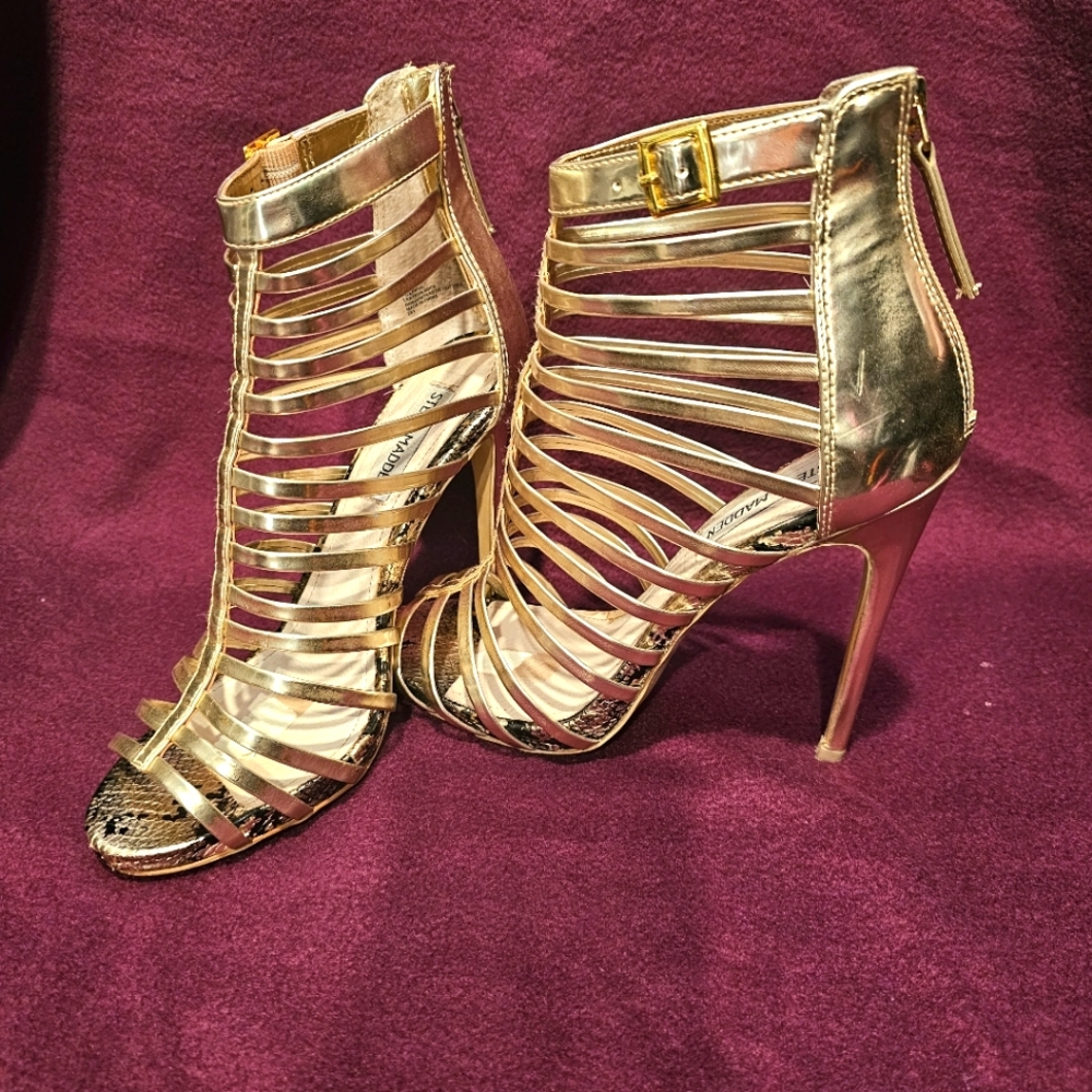 Super Sexy Gold Steve Madden Stiletto Sandals!